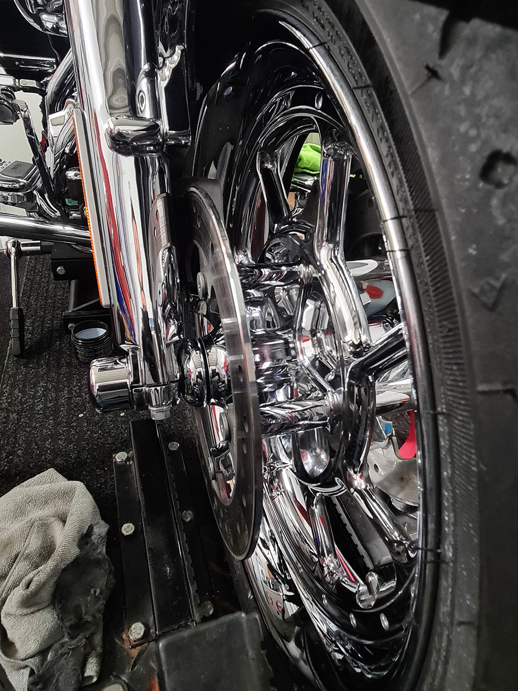 Harley-Davidson Softail Deluxe Hinterrad nach Aufbereitung Harley-Davidson Softail Deluxe Hinterrad nach Aufbereitung