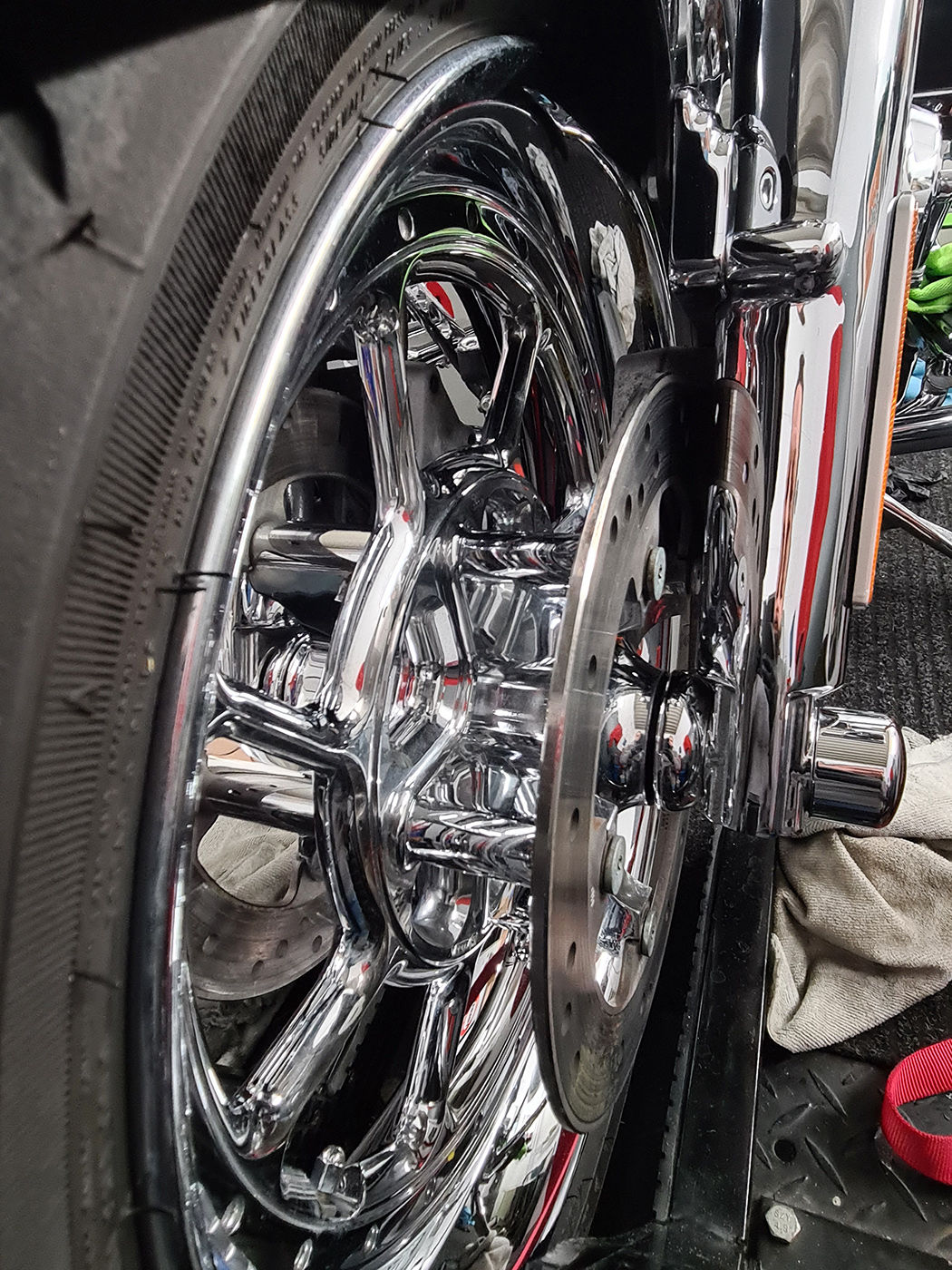 Harley-Davidson Softail Deluxe Hinterrad nach Aufbereitung Harley-Davidson Softail Deluxe Hinterrad nach Aufbereitung