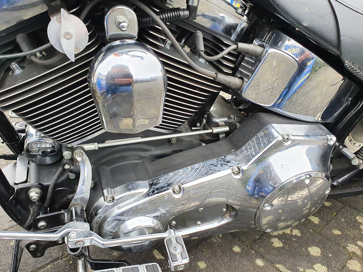 VIPA Motorradpflege - Motorrad Chromteile vor der Aufbereitung
