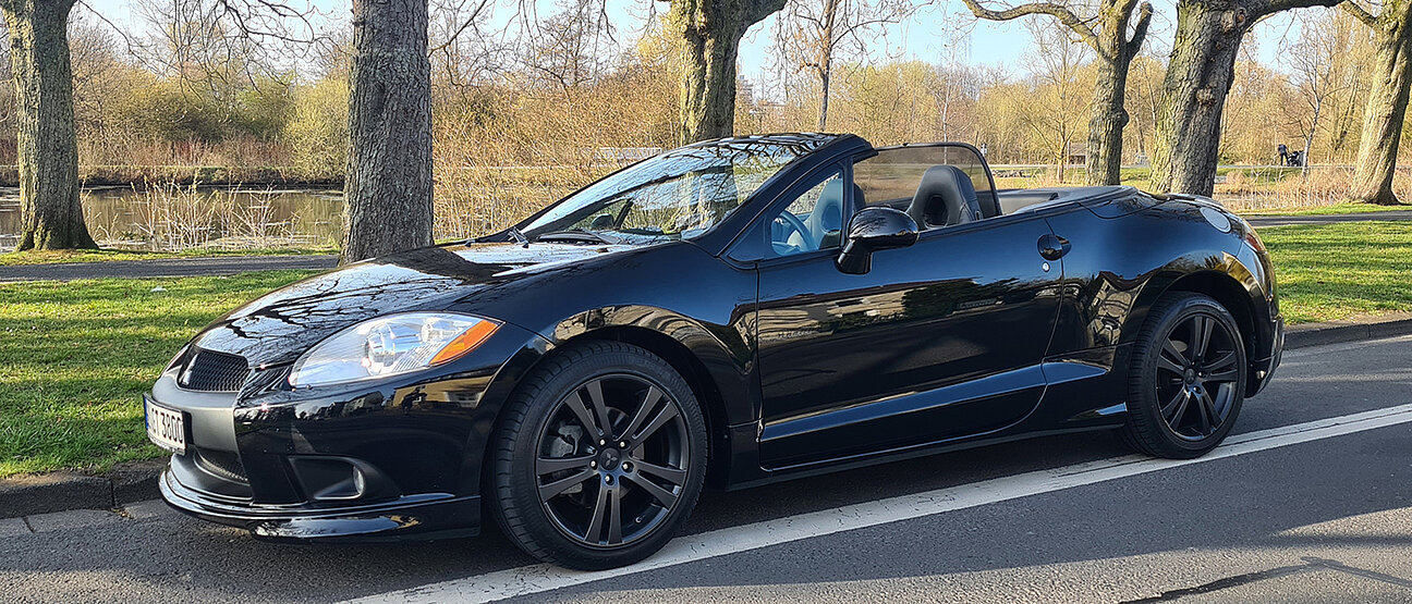 VIPA Komplettaufbereitung Mitsubishi Cabriolet schwarz lackiert VIPA Komplettaufbereitung Mitsubishi Cabriolet schwarz lackiert